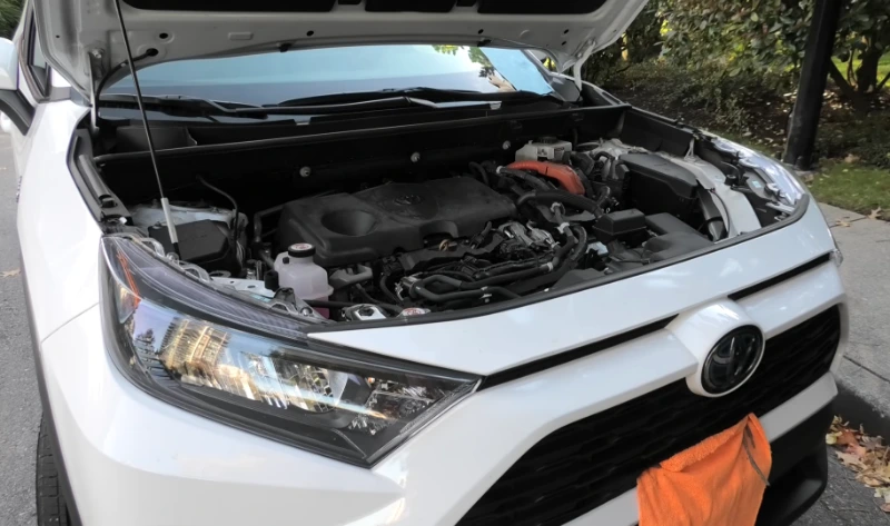 Battery jump start for a hybrid vehicle with a dead 12V auxiliary battery in Asheville NC